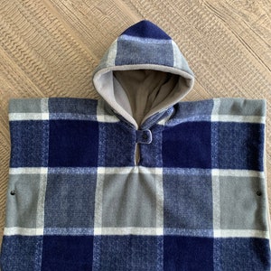 Blue and Gray plaid car seat poncho,kids winter poncho coat ,double layers,soft car seat blanket,option for pockets. image 3