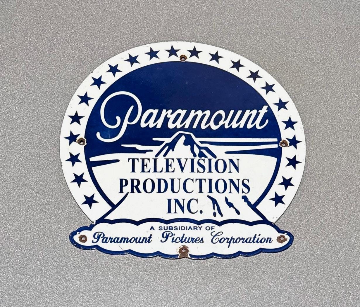 Paramount Sign