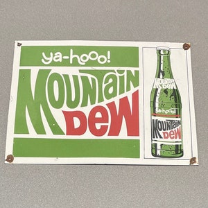 VINTAGE Rare 17” 7UP SODA Porcelain Sign Car Oil Gas Truck