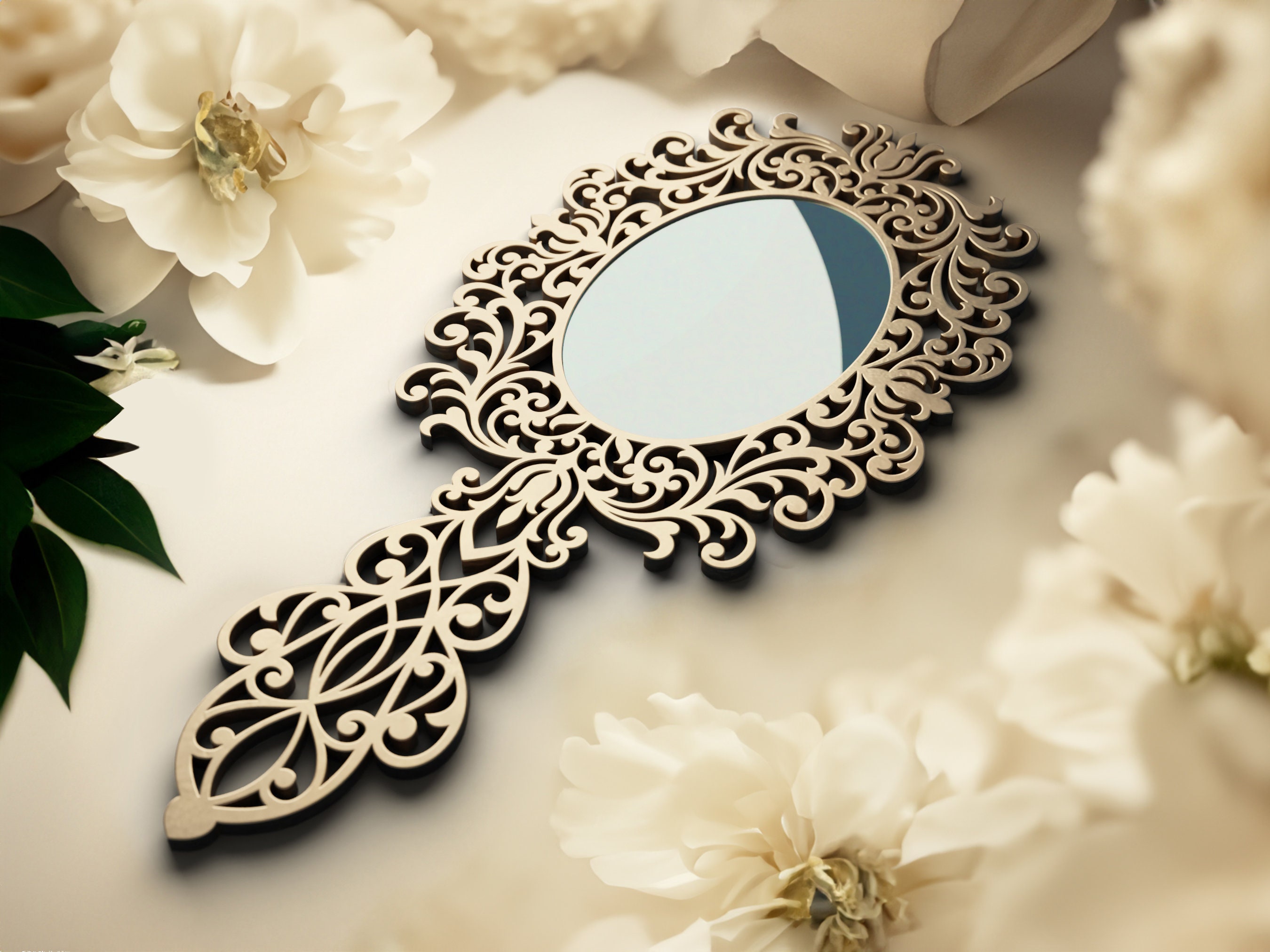 Hand mirror cut out reflection hi-res stock photography and images - Alamy, image size:2700x2025