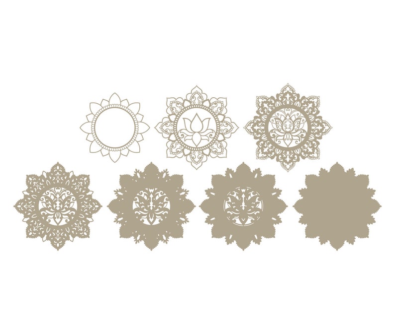 K&ouml;nnte beinhalten: Satz von sechs dekorativen Mandala-Designs in hellbrauner Farbe. Die Mandalas weisen komplizierte Muster auf und einige enthalten eine Lotusblume in der Mitte.