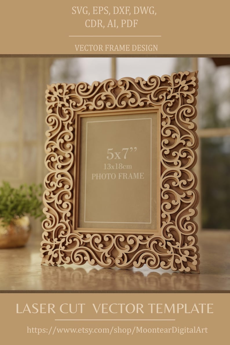 Pu&ograve; includere: Una cornice per foto in legno tagliata al laser con un design ornato e a spirale. La cornice &egrave; adatta per una foto di 13x18cm ed &egrave; etichettata "PHOTO FRAME". Il design include il testo "VECTOR FRAME DESIGN".