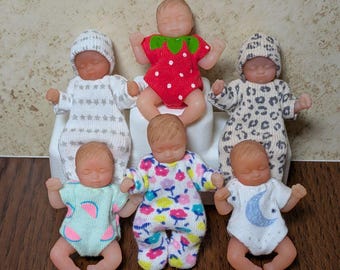 Outfits for the 2.5 inch Silicone doll