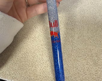 レッドブル缶をモチーフにしたペン