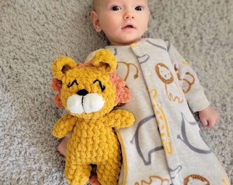 Crochet lion pattern, crochet lion, mini lion plush, plush lion pattern, crochet lion plush, crochet lion stuffie, lion lovey, baby lion