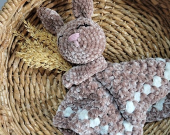Crochet Pattern, bunny lovey for babies, animal lovey blanket, crochet bunny, bunny pattern, security blanket for baby, first Easter gift
