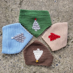 Crochet pattern, christmas bandana bib, baby bib christmas tree, baby&#39;s first christmas, holiday tree bib pattern, crochet baby bib pattern