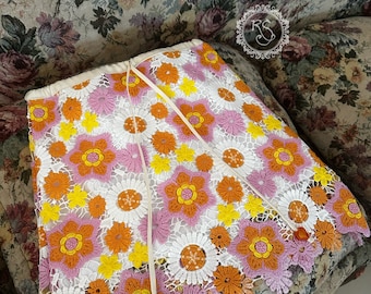 Mini floral crochet skirt, girly style, soft girl skirt, knit floral skirt, soft girl aesthetic skirt, orange and pink knit skirt