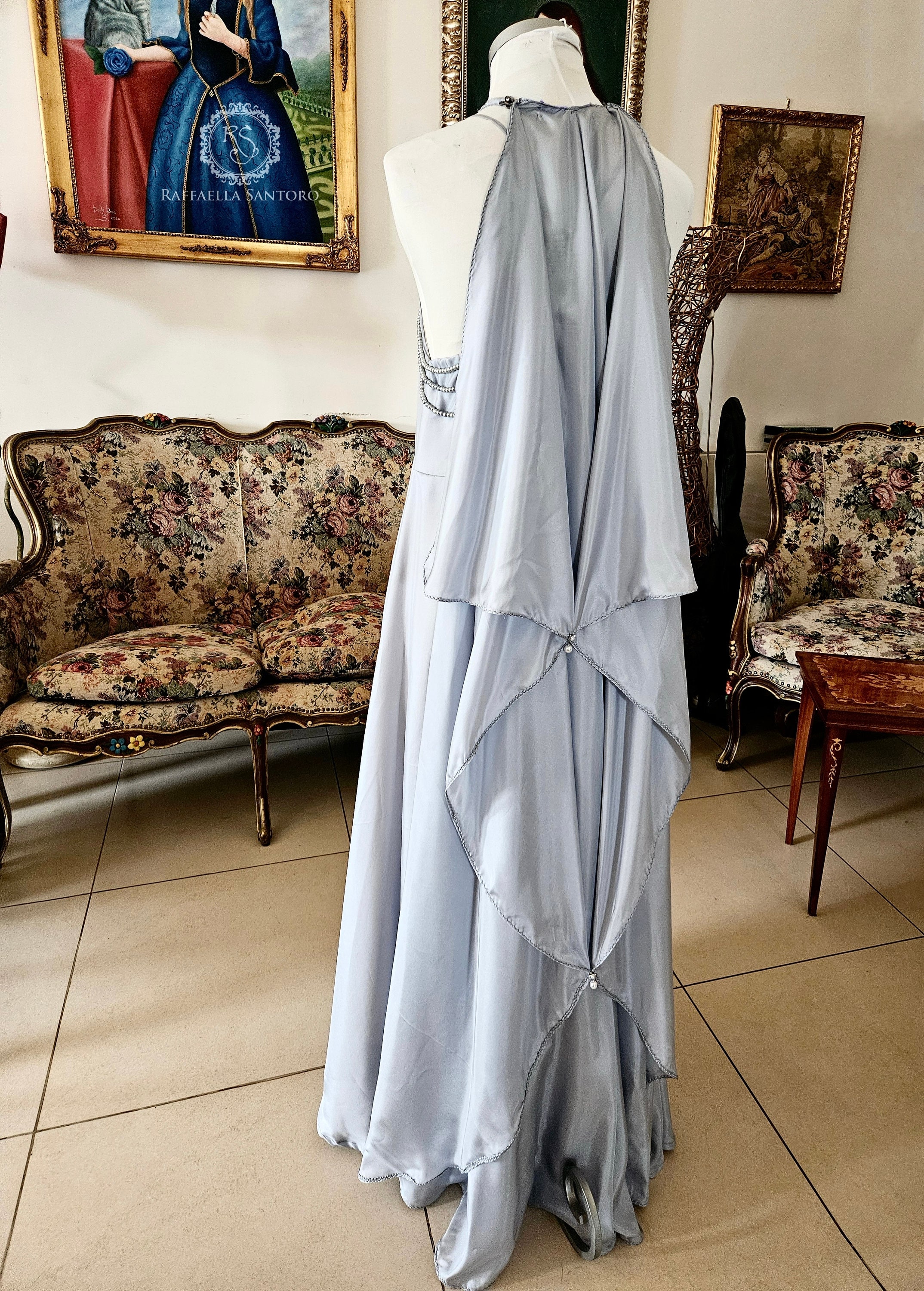 padme blue silk dress Oy. This nightgown. Its one of Padmes most iconic looks from Revenge of  the Sith and also in Star Wars and I definitely wanted it the second I saw  it onscreen but let me be clear. I did NOT make
