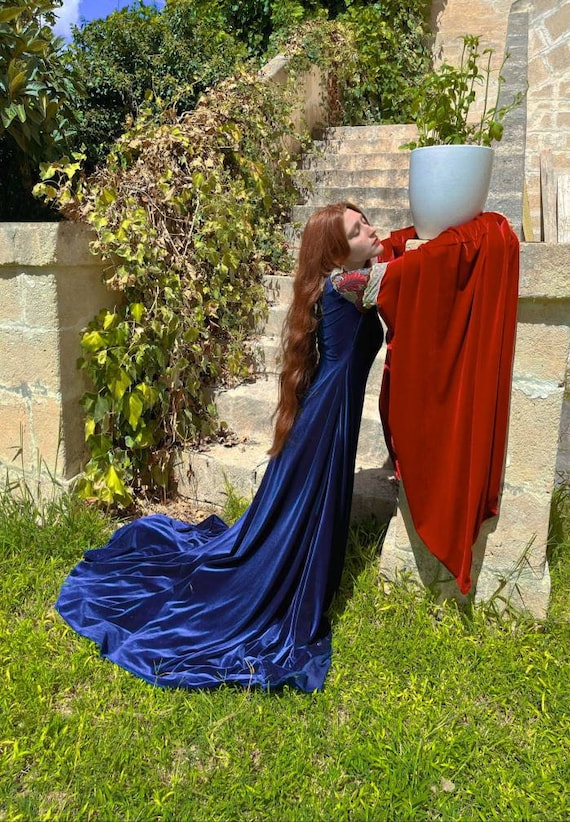 ARWEN DRESS Medieval Wedding Dress Velvet Medieval Dress Handmade Dress Long Train Medieval Dress Celtic Wedding Dress Etsy Canada