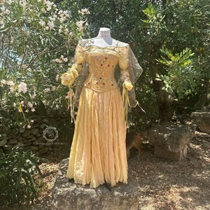 Padme Meadow Dress, Padme picnic dress, padme costume, Padme floral costume, Padme costume, padme cosplay, Yellow medieval dress