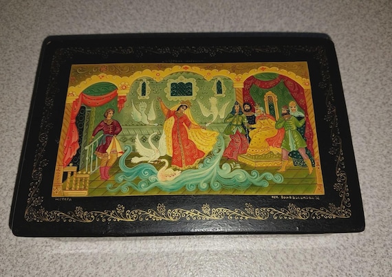 Russian Hand Painted Laquer Wood Jewelry Trinket Box Folf Fairy Tales Signed