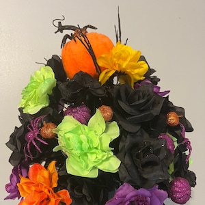 Spooky Cemetery Bouquet w/Vase, Halloween Floral Arrangement for Gravesite, Halloween Cemetery Flowers, Spooky Arrangement for Cemetery