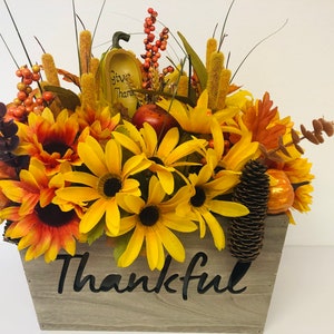 Fall Flower Arrangement, Fall Floral, Fall Centerpiece, Fall Decor, Fall Floral decoration, Thankful Arrangement, Thanksgiving decor, Fall