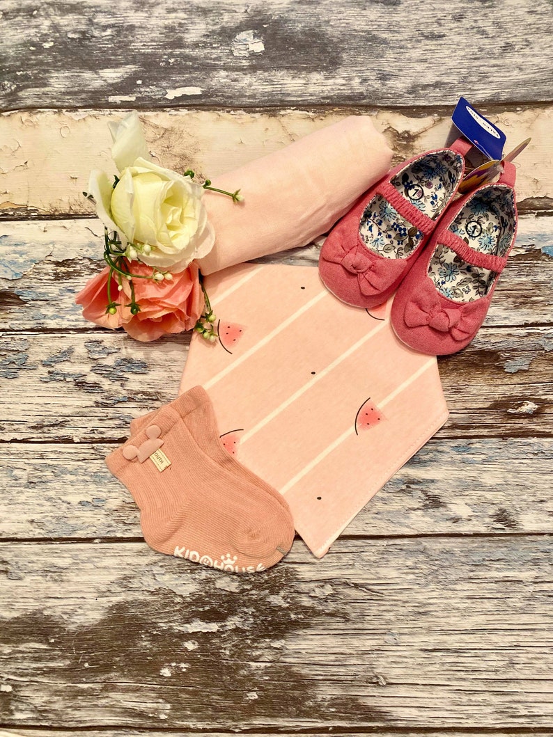 Socks and Bib Baby Pink Gift Set 3-6 Months Muslin Shoes