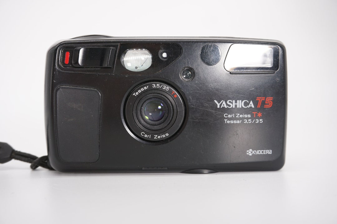 Appareil Photo Yashica T5D 35mm - Argenté, Compact, Bon état De Marche