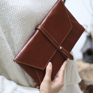 Leather Envelope Clutch | Handmade Handbag Small leather purse for ritzy gatherings | compact streamlined look
