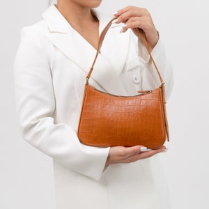 Handcrafted Brown Leather Shoulder Bag with 90's Vintage Style, High-Quality Leather Handbag for Women