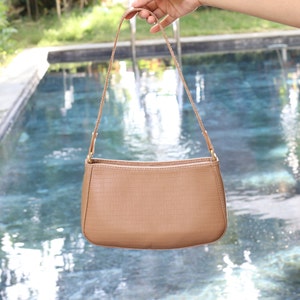 Handmade Brown Leather Shoulder Bag: Lightweight Everyday Purse