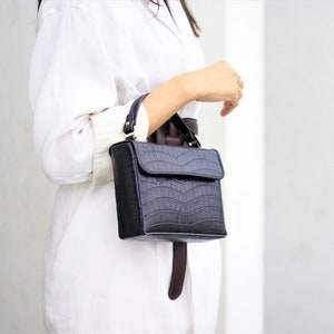 SSW - Carryall Duffle Leather Bag in Crocodile Print Black Noir