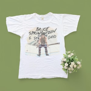 Vintage 1984 Bruce Springsteen And The E Street Band Born In The USA T Shirt size L (W 19&quot; x L 25.5&quot;)