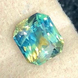 1,27-karaats tweekleurige parti saffier: natuurlijke edelsteen uit Madagaskar