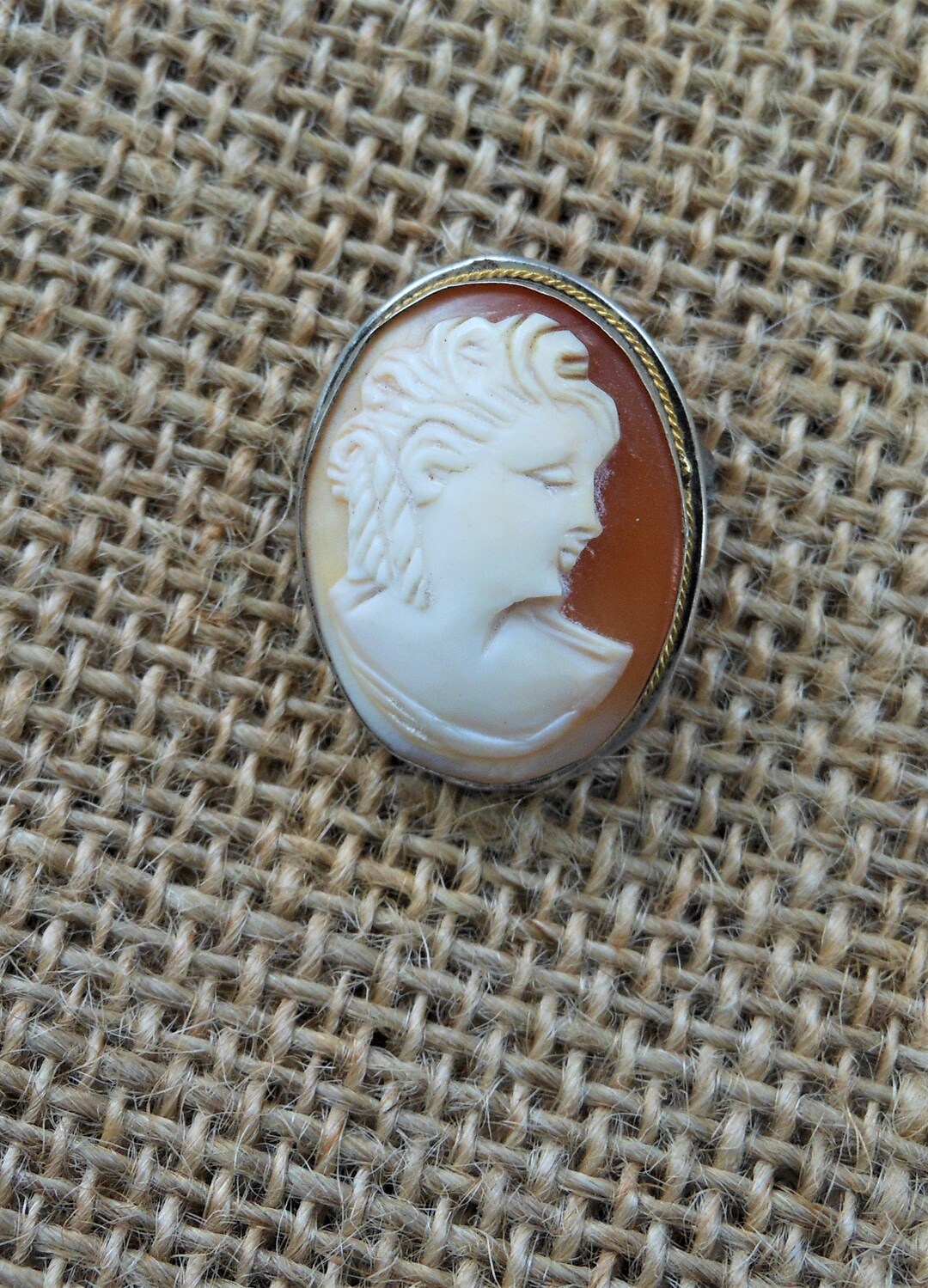 Broche Ou Pendentif Camée Ancien En Coquille - Portrait De Femme, Plaqué Or, Occasion