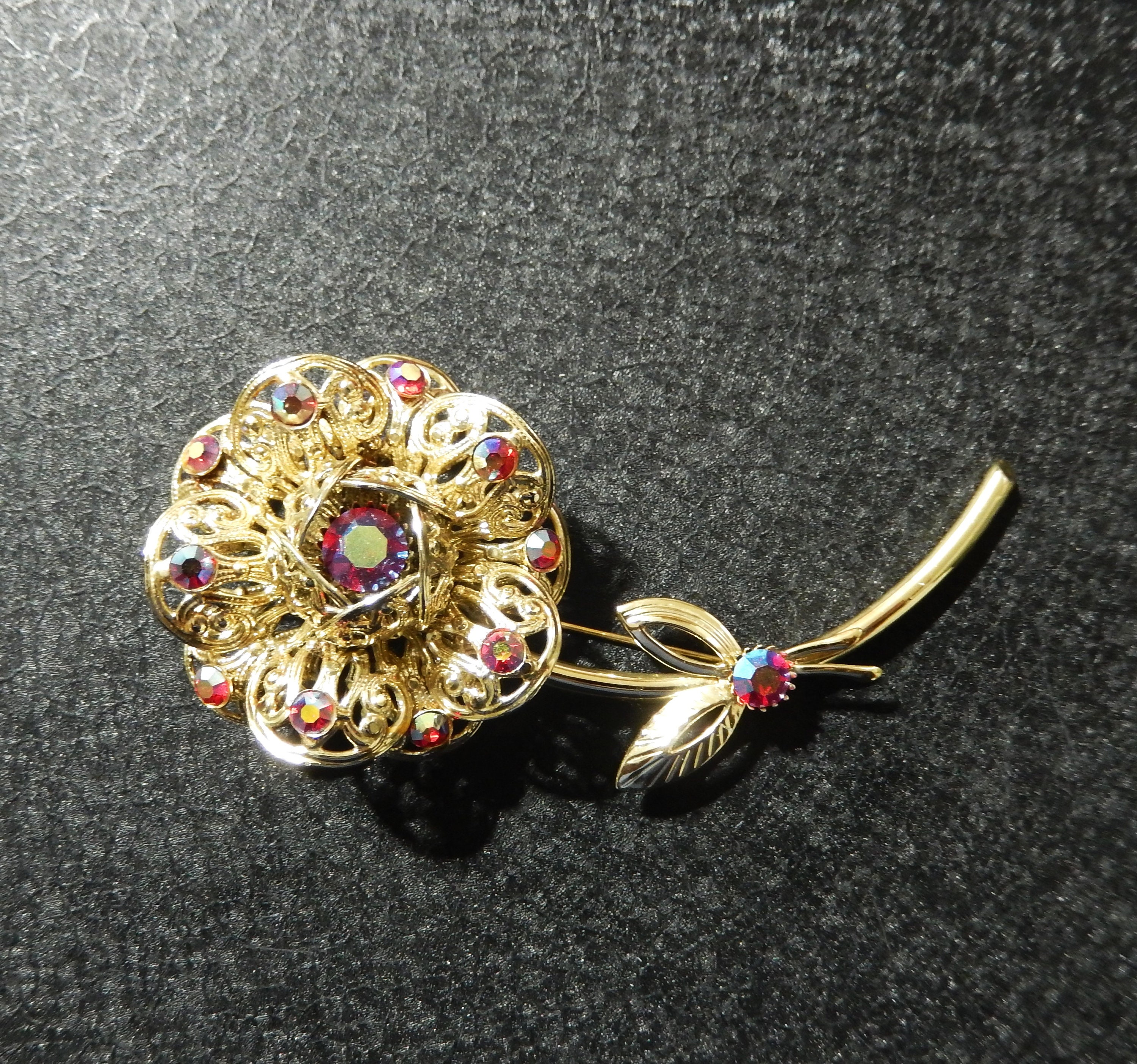 Vintage SARAH COVENTRY 1960's gold flowermotif green