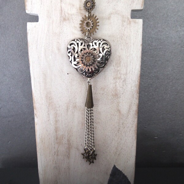 Sautoir Coeur Filigrane d'inspiration steampunk avec rouage/engrenage