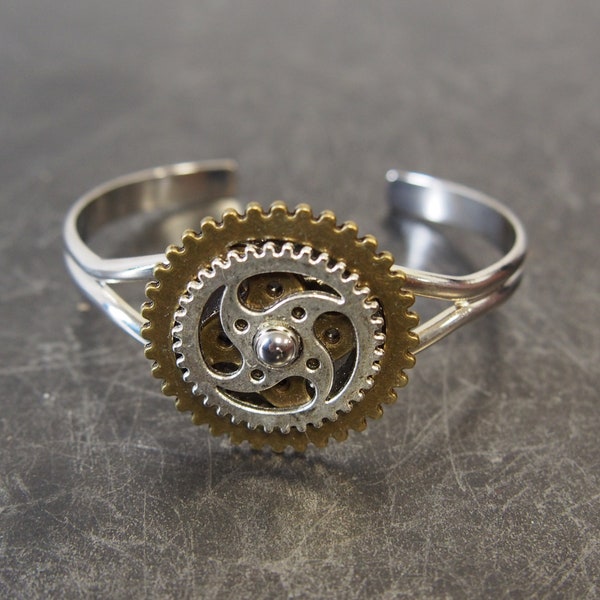 Bracelet d'inspiration Steampunk avec Rouages/Engrenages