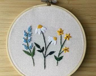 Handmade ‘A Trio of Spring‘ Embroidery Hoop Art  | Handmade Embroidery | Handmade Gift | Floral Artwork