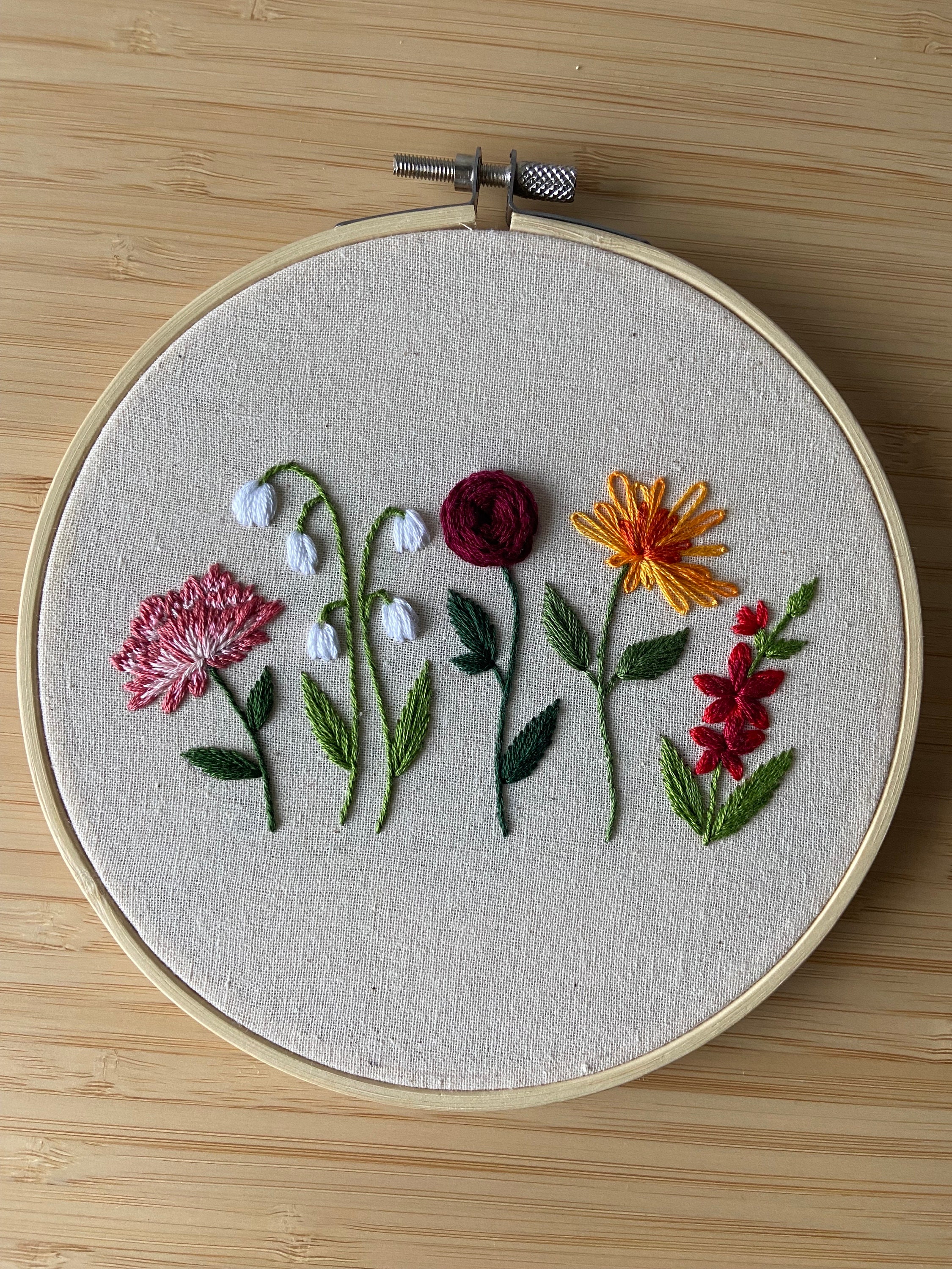 DIY Embroidery for Beginners / European Mesh Embroidery / Flowers