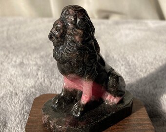 Rhodonite Lion totem