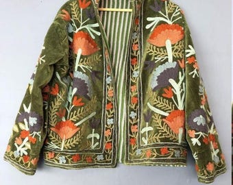 Chaqueta bordada Suzani de terciopelo verde / Abrigo bohemio chic
