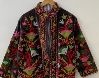 Geborduurde fluwelen Suzani-jas | Handgemaakte Indiase boho-winterjas