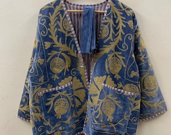 Samt Suzani Kimono Robe | Handbestickter Boho Mantel | Floral Festival Jacke | Ethnische usbekische Staubtuch | Kaftan Robe mit Gürtel | Geschenk für sie