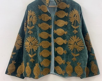 Chaqueta kimono de terciopelo bordado Suzani / Abrigo étnico uzbeko / Chaqueta de terciopelo Suzani de invierno / Regalo para ella / Abrigo bohemio