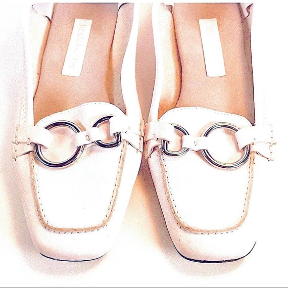 LIZ CLAIBORNE White Leather Driving Loafers Silver tone hardware SZ 6