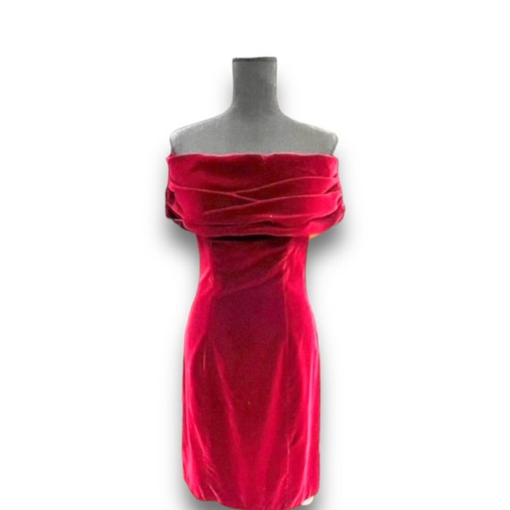 バーガンディ オフショルダーベルベットドレス オフショルダー バーガンディ ベルベット カクテルドレス ミッド