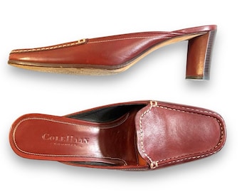 COLE HAAN Mules en cuir rouge avec talons en bois marron et surpiqûres blanches T 6,5