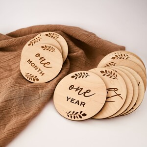 Cartes en bois pour bébé - Cadeau de baby shower - Accessoires photo pour le mois de bébé - Cadeau de Pâques pour enfants
