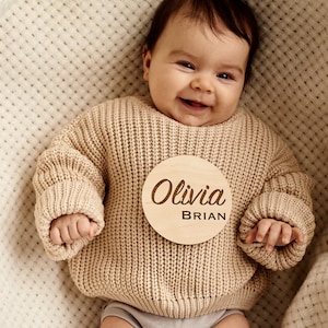 Houten baby naam tekenkaart - baby aankondiging teken - gepersonaliseerde gegraveerde baby naam - pasgeboren foto prop