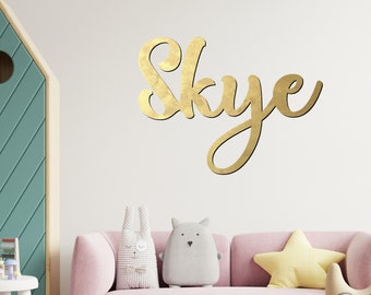 Panneau de nom en bois doré personnalisé de 8 '' à 35 '' pouces de large Plaque murale dorée personnalisée Décoration de la chambre d’enfant Baby Shower Fille et garçon sur Grib Cutted