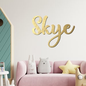 Letrero de madera dorado personalizado con nombre - Placa de pared dorada personalizada para decoración de guardería, regalo de baby shower - De 8 a 35 de ancho para niños y niñas sobre corte de madera