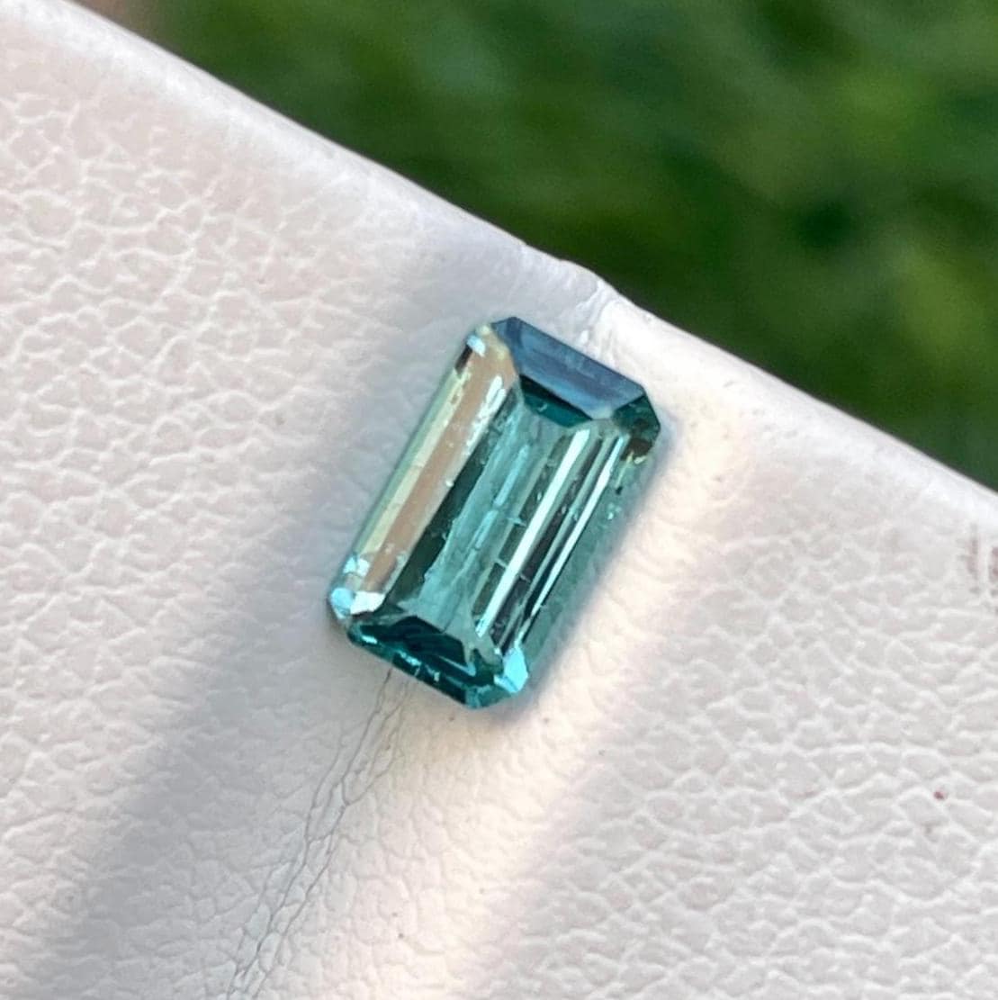 Tourmaline Verte/indigo 0,88 Ct – Qualité AAAA, Ovale, Naturelle, Sans Emballage