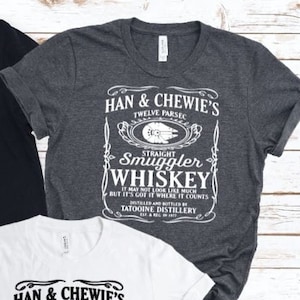 Han and Chewie&#39;s Smuggler Whisky Camiseta unisex/Camisas para beber Star Wars/Camisas Galaxy&#39;s Edge//Camisa para beber Disney/Destilería Tatooine