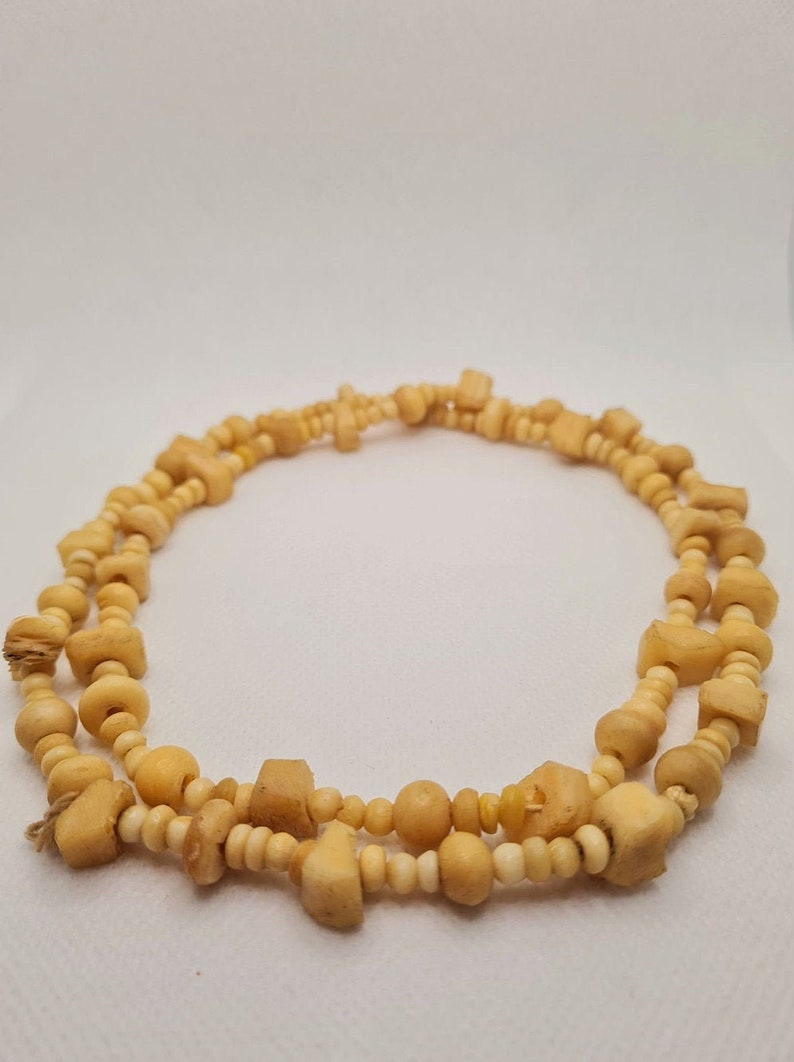 Vintage Beautiful Bone Necklace 72cm