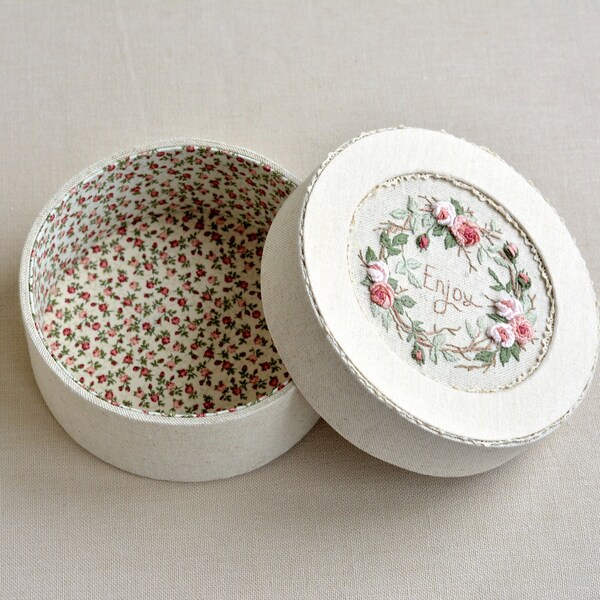 Decorative box with embroidered roses.Flower jewelry box with finished embroidery