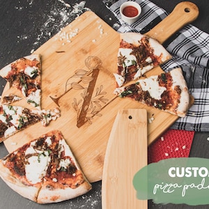 Wood Pizza Peel Personalized, Bamboo Custom Pizza Board with Cutter, Unique Gift for Kitchen Wall Hanging, Gift for Pizza Lovers