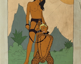 Puede incluir: Ilustración de carta de tarot que representa la Fuerza, la carta VIII. Una mujer con el pelo largo y negro y el pecho desnudo sostiene una correa atada a una mujer con el pelo rubio arrodillada en el suelo. La mujer en el suelo lleva un estampado de leopardo. El fondo es un paisaje con montañas y vegetación verde. El texto "STRENGTH." está en la parte inferior de la carta.